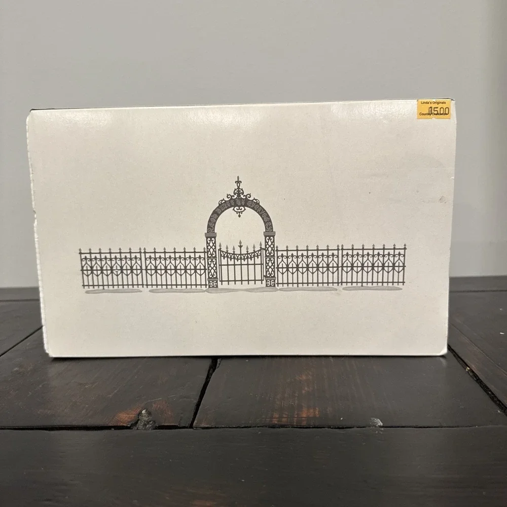 Department 56 Victorian Wrought Iron Fence & Gate 52523 Set of Five Accessories‎